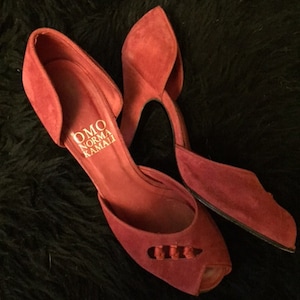 OMO Norma Kamali 1940s Style d'Orsay Red Suede Heels 7B