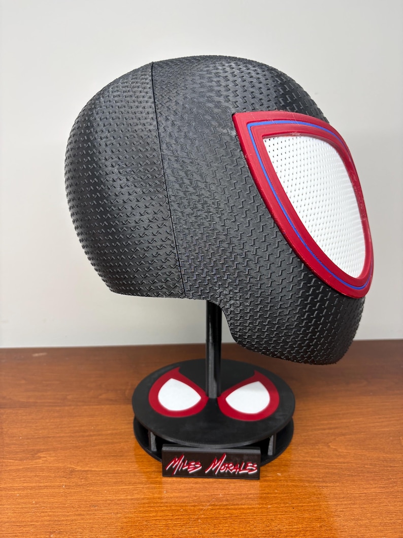 Miles Morales Spiderverse Magnetic Cosplay Mask with Display Stand bild 2