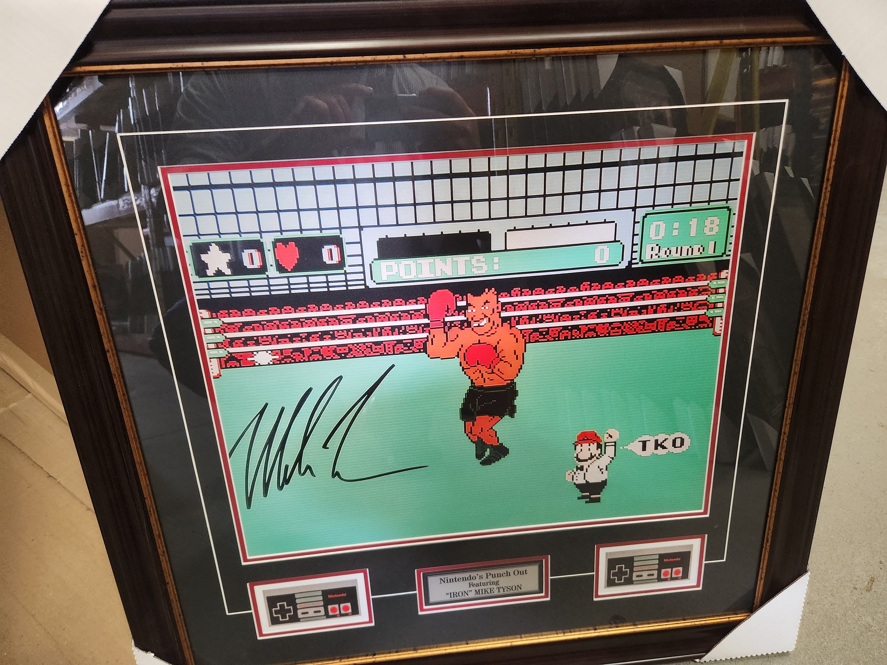 マイク・タイソン NINTENDO PUNCH OUT サイン入り額装　jsa マイク・タイソン NINTENDO PUNCH OUT サイン入り額装 jsa マイク