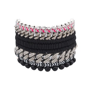 INÍRIDA pulsera negra tejida estilo boho