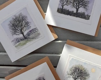 Cartes de voeux d'arbre peintes à la main. Jeu de 4 cartes aquarelles teintées à la main, création de l'artiste, vierge, anniversaire, contemporain