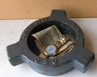 Industrial catchall, mens gift, iron tray, key bowl, desktop tray, candy dish, essential oil bottle tray, pipe industry, salvaged steel