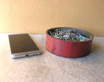 iron desk tray, paperclip tray, desk organizer, key bowl, office accessory, jewelry dish, loose change holder, money dish