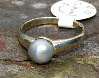 Pearl Ring: 6.5mm Silver Pearl ~ Cultured Freshwater Pearl in Sterling Silver Band ~ Small Ring ~ Pinky Ring - Size 4.5