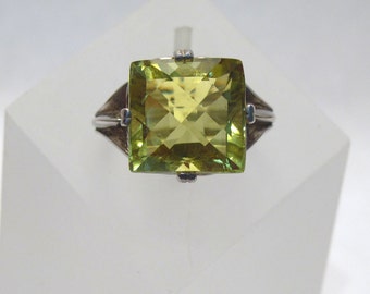 10.90 ct. Prasiolite Leek Green Yellow Gemstone Ring ~ Sterling Silver Prong Setting - Size 7 - R222