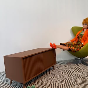 1:6 Mid-Century Credenza