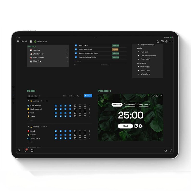 K&ouml;nnte beinhalten: Eine dunkel gestaltete App-Oberfl&auml;che auf einem Tablet-Bildschirm mit einem Pomodoro-Timer, der auf 25:00 eingestellt ist, einem Habit-Tracker mit Kontrollk&auml;stchen und einer Liste von Zielen und Erinnerungen. Das Hintergrundbild ist eine Nahaufnahme von &uuml;ppigem Gr&uuml;n.