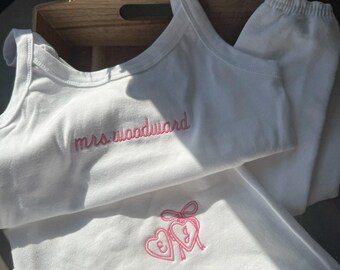 Custom Embroidered Bride Mrs Tank & Joggers Set with Locket – Personalized Bridal Lounge Wear, Wedding Morning Outfit, Bridal Shower Gift