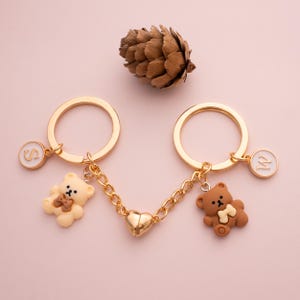 Portachiavi personalizzato per coppia di orsi: portachiavi con iniziali abbinate, regalo di San Valentino a forma di cuore magnetico per coppia