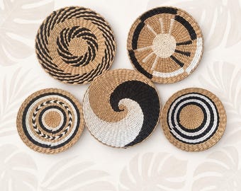 Cestas de Pared Tejidas, Set de 5, Arte Bohemio de Enea, Blanco y Negro, Decoración Redonda para Dormitorio u Oficina, Regalo de Nuevo Hogar