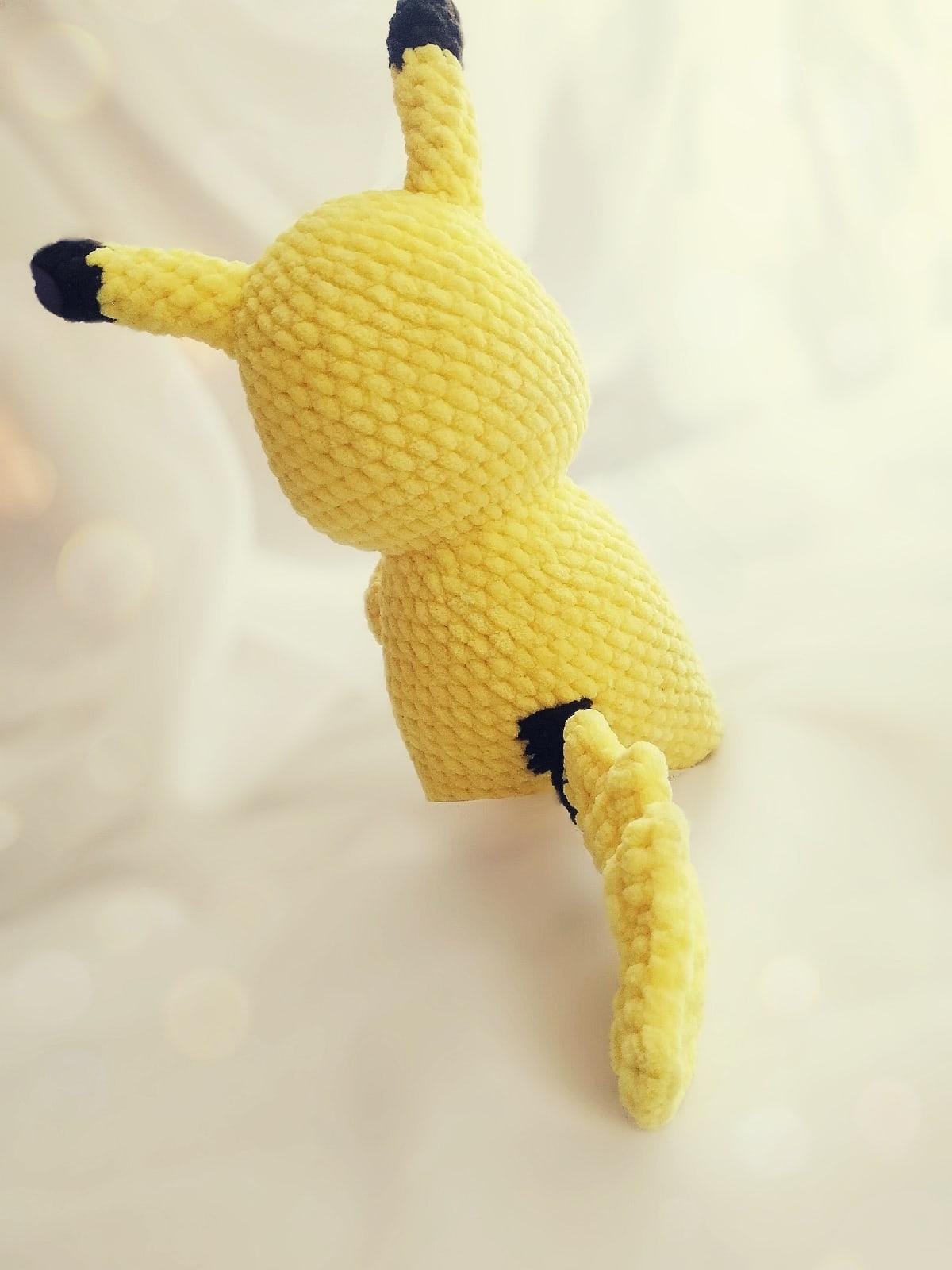 ケイピカチュウ 編みぐるみ 牡蠣風ハンドメイド かぎ針編みのピカチュウの編み図。あみぐるみのピカチュウのぬいぐるみ
