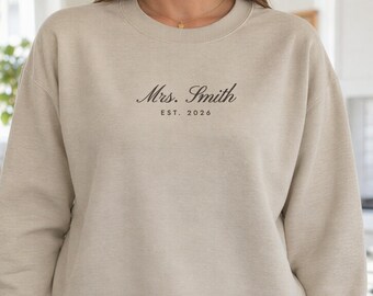 Mrs Sweatshirt with Last Name and Est Year, Personalized Newlywed Gift for Bride, Custom Wedding Date Sleeve, Honeymoon Crewneck