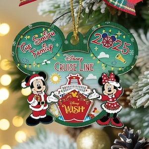 ディズニークルーズライン クリスマスオーナメント 2025 パーソナライズ、クルーズバケーションの記念品、2層木製オーナメント、ベリーメリータイムクルーズ