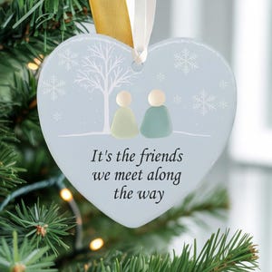 2D aangepaste vriendschap zeeglas hart keramisch ornament vriendschapsdecor, kerstboomdecor voor beste vrienden, tijdloze vriendschap kerst