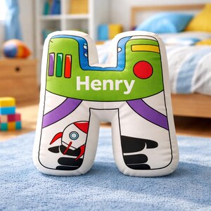 Almofada personalizada com o alfabeto de Toy Story, Woody, Buzz Lightyear e Jessie Rex - Presente para crianças. Almofada com nome de Toy Story, pelúcia personalizada de personagem para crianças. imagem 4