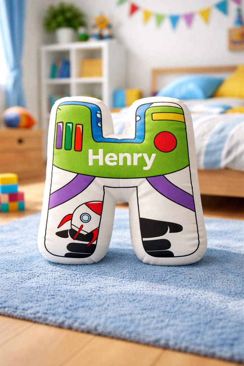 Almofada personalizada com o alfabeto de Toy Story, Woody, Buzz Lightyear e Jessie Rex - Presente para crianças. Almofada com nome de Toy Story, pelúcia personalizada de personagem para crianças. imagem 4