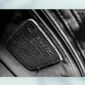 Bolsa de ombro em couro estilo hobo Brighton Gina com alça trançada imagem 4