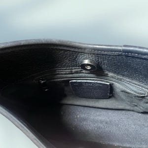 Bolsa de ombro em couro estilo hobo Brighton Gina com alça trançada imagem 5