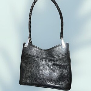 Bolsa de ombro em couro estilo hobo Brighton Gina com alça trançada imagem 3