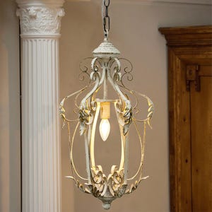 Floral Decorative Chandelier Beige Antique Finish Chandelier Farmhouse Chandelier Pendant for Bedroom, Living Room, Foyer, Entryway.
