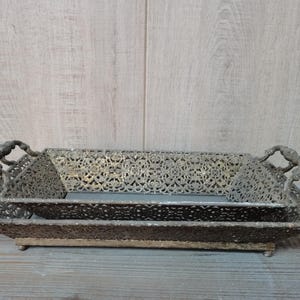 Hand-Carved Trays Exquisite Heavy-Duty Trays Vintage Metal Trays Hollow Trays Snack Fruit and Flower Trays Home Decoration
