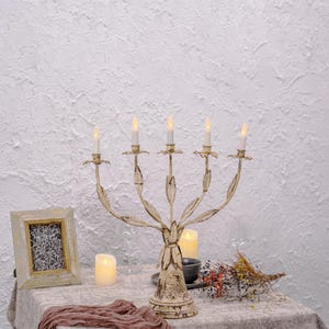 Distressed Floral Decorative Candle Holder Delicate Leaf Design with 5-arm Candle Holders French Decor Wedding Table Decor