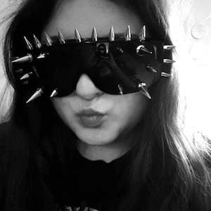 Spike Black Sunnies, Spike Brille, Unisex Brille, Sonnenbrille, Goth Brille, Punk Brille, Punk Sunnies, Pastel Goth, Süße Sonnenbrille