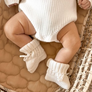Newborn booties, baby socks,infant knitwear, birth announcement photoshoot, baby shower gift, coming home outfit set, Christmas knit booties