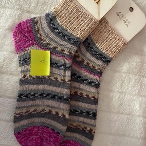 chaussettes tricotées à la main