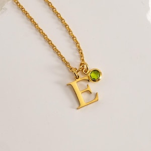 Delicado collar con inicial y piedra de nacimiento, cadena de caja, collar con letra dorada, collar con inicial de piedra de nacimiento, joyería con piedra de nacimiento, regalo de cumpleaños para mamá