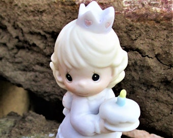 Vintage Enesco 1996 Precious Moments BIRTHDAY WISHES with Love /& Kisses Figurine Cake Topper Gift Cute Girl Crown Dress Candle