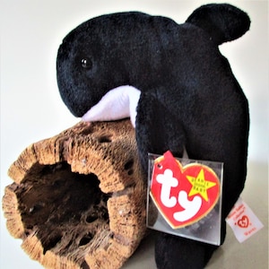 WAVES Ty Beanie Babie Retired 1996 Original Black White Plush Toy Animal Killer Whale Collectible December Birthday