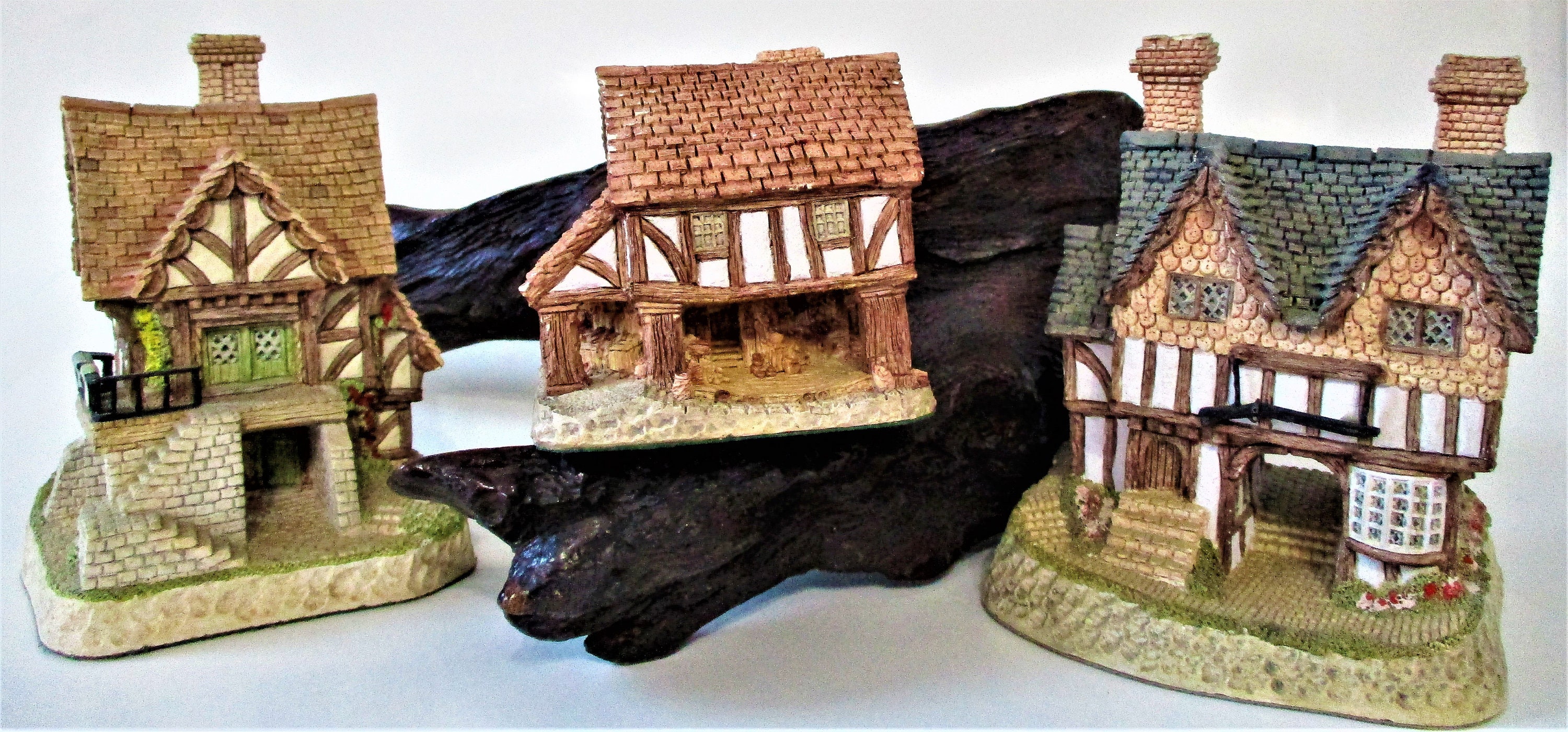デービッドウィンターThatched Cottage 1982 陶器製ミニチュア Ceramic David Winter Collectible Hand Painted Cottages Figurine