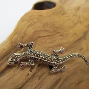 Antique Sterling Silver 925 Marcasite Lizard Gecko Salamander Brooch Red Garnet Ruby Eyes Oval Clip Pin Ideal Gift Free Shipping