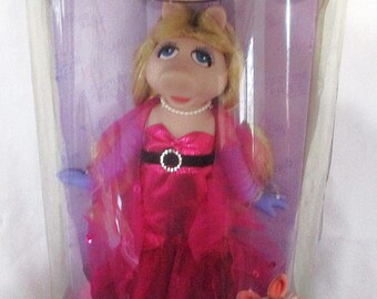 Miss Piggy The Muppets Brass Key Sweetheart Toy Limited Edition Porcelain Doll Original Box Vintage Collectible Gift Memory 25 Years