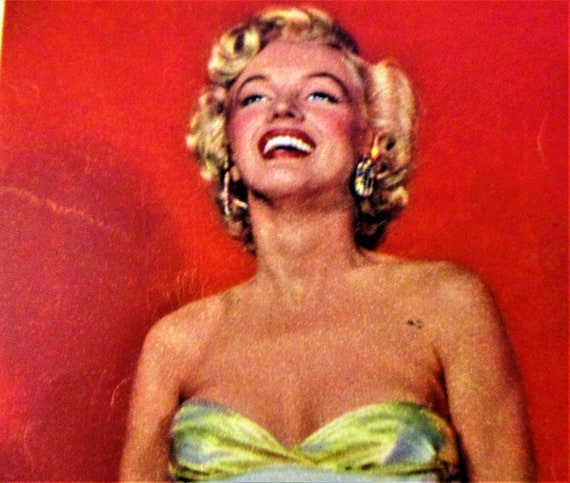 Trendmood on X: Available Now! 🚨NEW! Vintage 💄🖤#MarilynMonroe