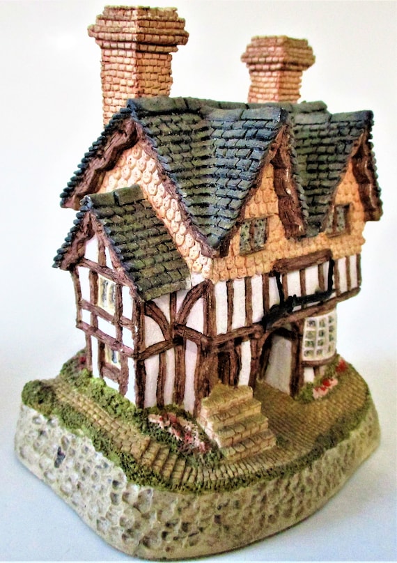 Ceramic David Winter Collectible Hand Painted Cottages Figurine