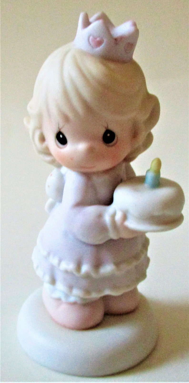 Vintage Enesco 1996 Precious Moments BIRTHDAY WISHES with Love /& Kisses Figurine Cake Topper Gift Cute Girl Crown Dress Candle