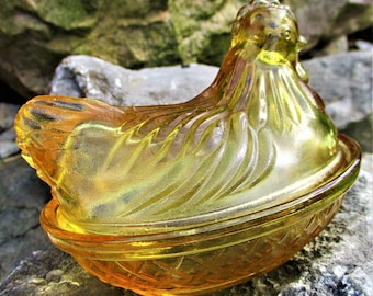 Vintage Amber Gold Glass Chicken Hen Covered Candy Nest Depression Basket Lidded Dish Trinket Box Salt Dip Cellar Gift Rare