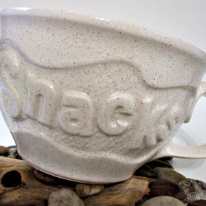 McCoy Art Pottery Snacks Chips Dip Mixing Batter Serving Bowl White Creme Speckled Raised Handle Dish Round USA 1950s Rare Version Superbowl