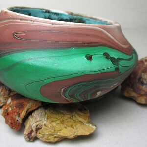 Mt. Rushmore National Monument Green Brown Swirl Vase Bowl Forefathers USA Souvenir Cream Vintage Pottery White Ceramic Rare Native Pattern
