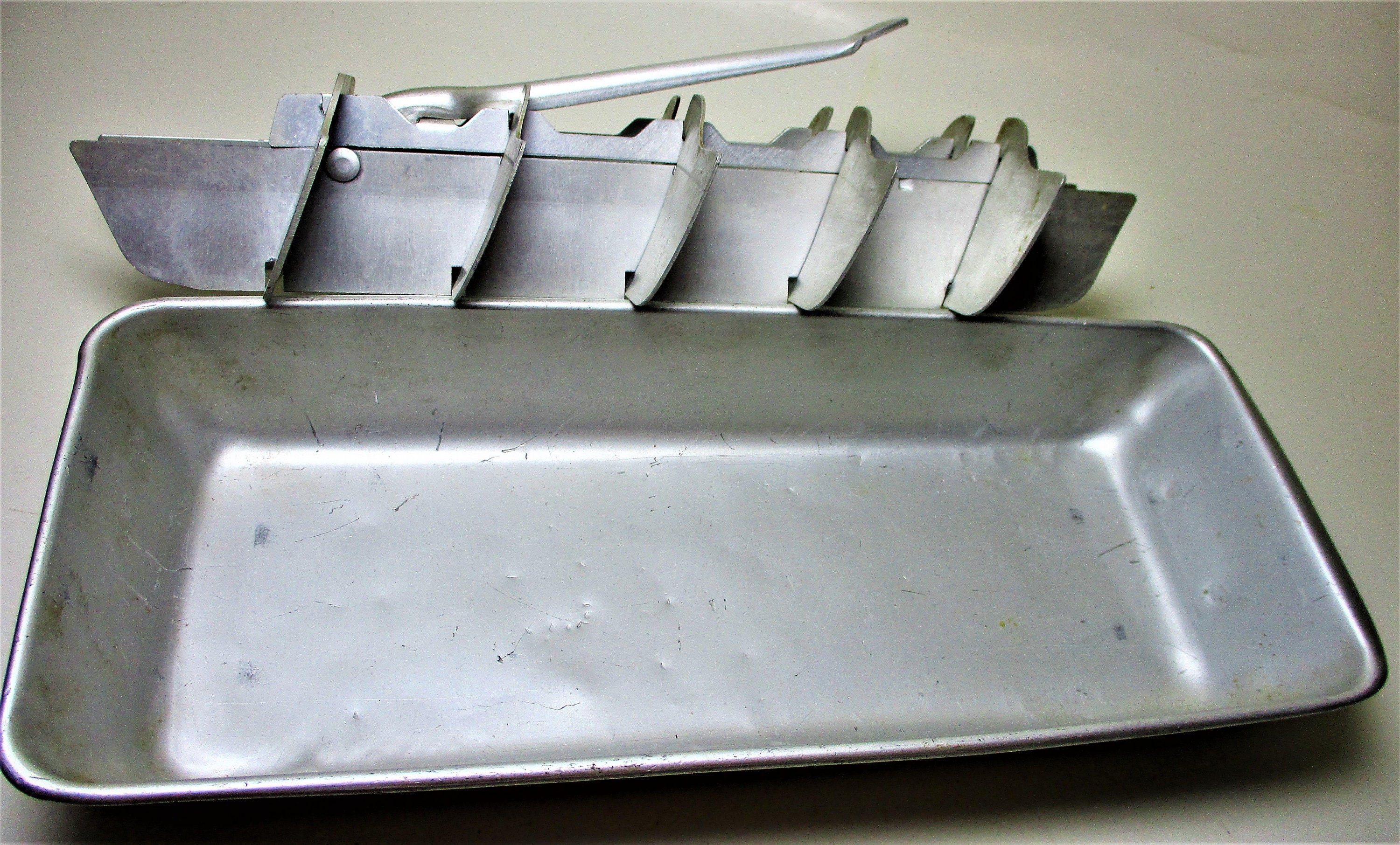 Vintage Kitchen Aluminum Metal Ice Cube Trays,Set 4 Each Tray Features  18---91D
