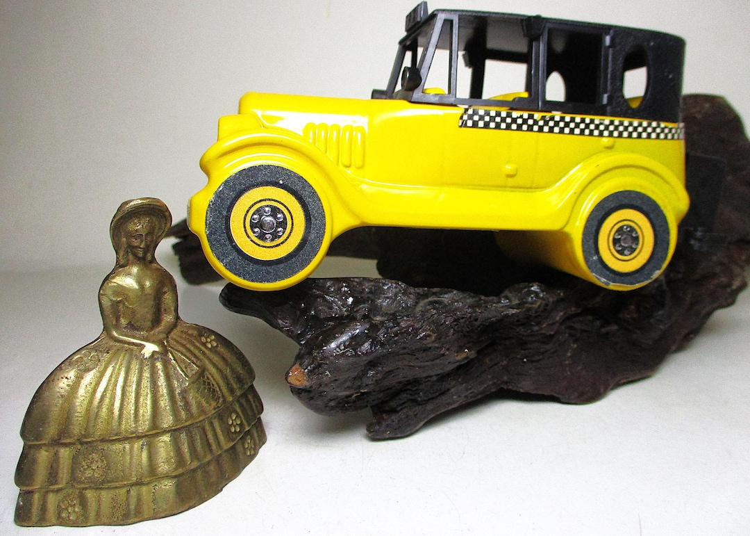 シトロエン　1926年 5CHEVAUX ブリキ　ビンテージ　ミニカー　30cm Avon Vintage 1926 Checker Cab Car Automobile Decanter Everest