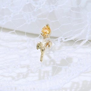 14k massivt guld tulpanblomma citrin örhänge ädelstensblomma örhänge brosk helix örsnibb tryck platt baksida örhänge handgjord piercing present till henne