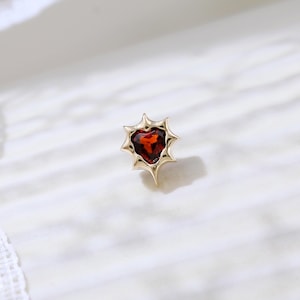 14K Solid Gold Granat Herz geformt Ohrstecker Edelstein Starburst Threadless Push Pin Knorpel Helix Lobe Conch flache Rückseite Piercing Schmuck