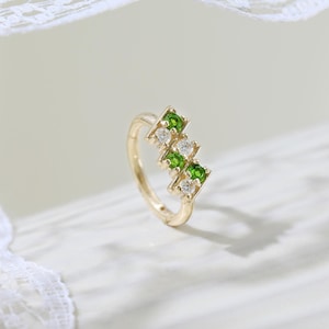 Brinco de argola de moissanita diopsídio cromado em ouro maciço 14K, formato geométrico, anel de septo, piercing minimalista de nariz com pedra preciosa, cartilagem e hélice