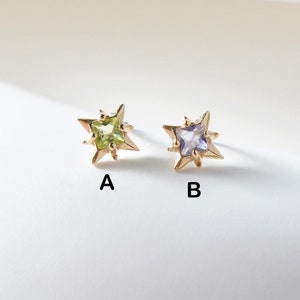 Orecchino a bottone in peridoto e iolite in oro massiccio 14K, orecchino a forma di stella celeste, orecchino a forma di sole e stella, orecchino a pressione con pietra preziosa, piccolo orecchino a bottone per cartilagine