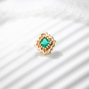 14K Solid Gold Chrysoprase Dotted Pattern Square Shape Vintage Earring Gemstone Helix Cartilage Earlobe Labret Push Flat Back Stud Jewelry