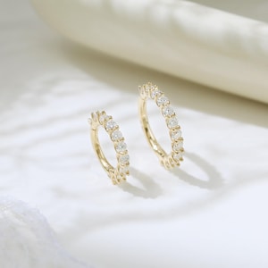 14K Solid Gold Moissanite Cluster Hoop Earring Beaded Pattern Nose Ring Clear Gemstone Cartilage Daith Earring Septum Ring 6mm 8mm
