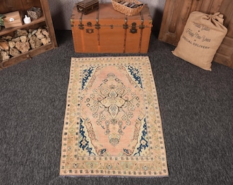 Vintage Rug, Accent 3.2x5.2 ft Rug, Rug Beige Floral Rug